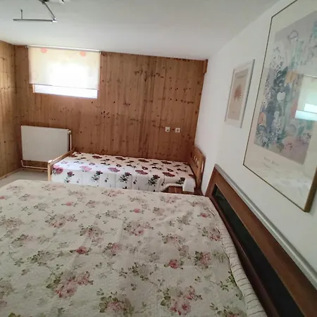 Apartman Mit 2 Schlafzimmer *