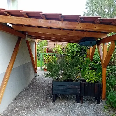Mit 2 Schlafzimmer *
